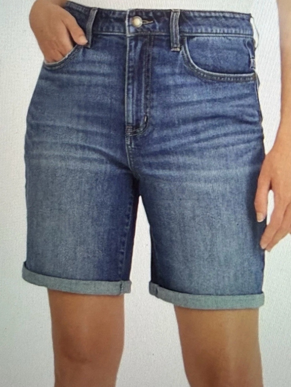 NWT Wrangler Women’s High-Rise Rolled or Unrolled Denim Shorts - Blue Size 6